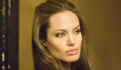 Angelina Jolie: "Hər kəs Parisdəki terrordan danışır ancaq Livandakı partlayışı xatırlamır."- FOTO