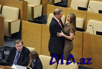 Dumada deputatlar kef edir – Fotolar