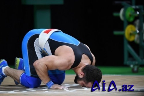Azərbaycanlı idmançı dünya rekordu ilə olimpiya çempionu oldu