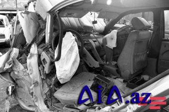 İki avtomobil toqquşdu: bir ölü, dörd yaralı