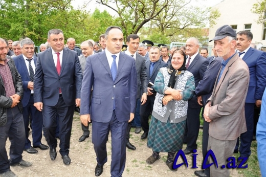 İcra başçısı Rus borisi kəndində görüş keçirdi