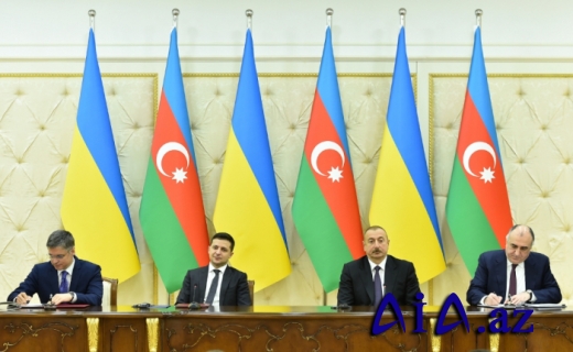 Azərbaycan-Ukrayna sənədləri imzalanıb -