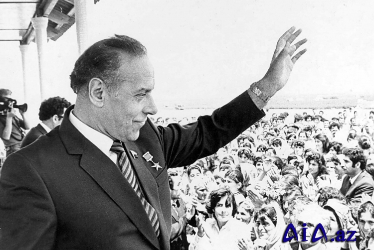 Əli Hüseynov: “Azərbaycan səhiyyəsinin inkişafı Ulu Öndərin müəllifi olduğu strategiya üzrə davam edir”