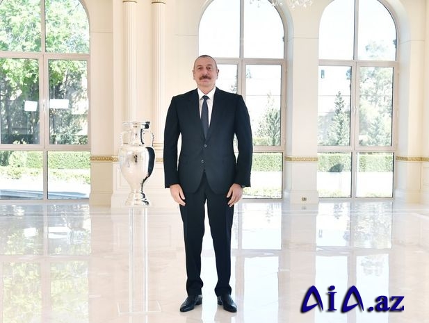 AVRO-2020-nin kuboku İlham Əliyevə təqdim olundu -