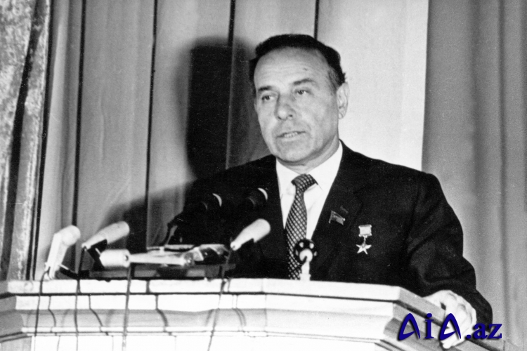 Niyazi Nəcəfov: “Dövlət müstəqilliyimiz üçün zəruri intellektual potensialın yaradılmasına 1969-cu ildən başlanılıb ”