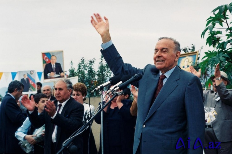 Rəfail Mehralıyev: “Heydər Əliyev siyasi kursu müasir Azərbaycan dövlətinin mövcudiyyətini təmin etmiş əsas amildir”