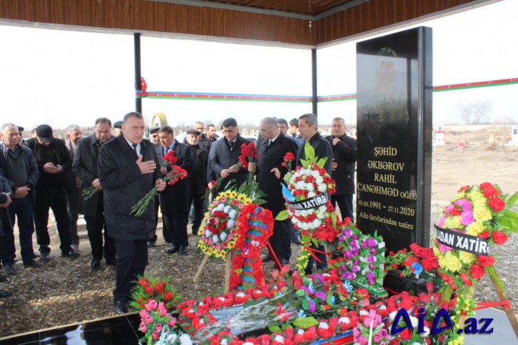 Sabirabad rayonun Vətən müharibəsi şəhidi Əkbərov Rahil Canəhməd oğlunun xatirəsi doğum günündə anılıb