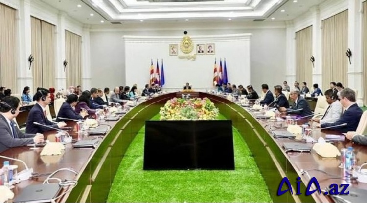 Milli Məclisin deputatları Kamboca Baş naziri ilə görüşüb