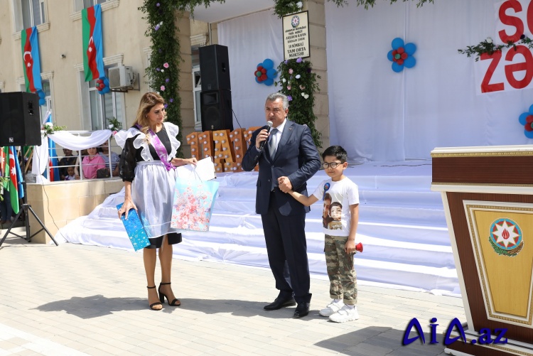 Abşeron rayonundun tam orta məktəblərində “Son zəng” tədbirləri keçirilib