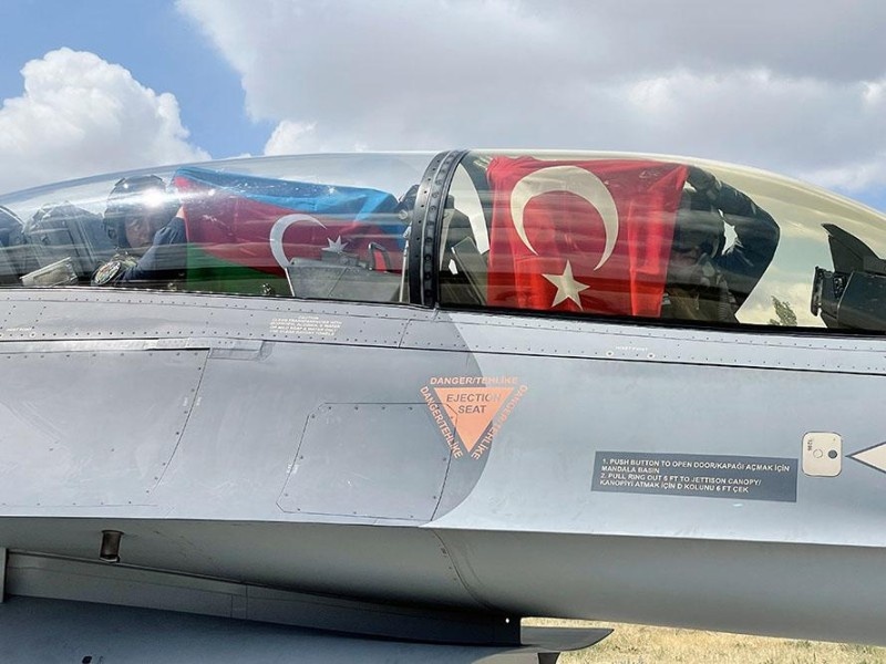 Azərbaycan və Türkiyə hərbi pilotlarının BİRGƏ UÇUŞLARI
