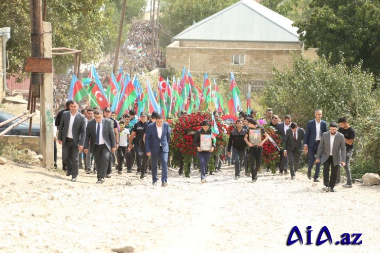 Şəmkir şəhidini son mənzilə yola saldı