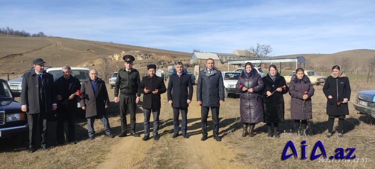 Gədəbəy rayonunda Şəhid Əsgərov Hüseyin Ramiz oğlunun ikinci il dönümü münasibətilə məzarı ziyarət olunub