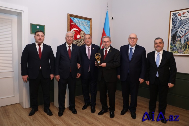 Ankara Universitetinin rektoru, professor Necdet Ünüvar Azərbaycan Ağsaqqallar Şurasında olub