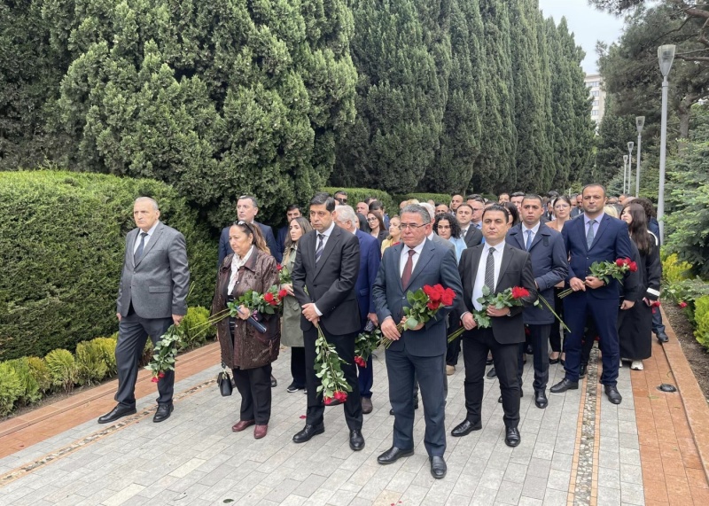 MEDİA-nın kollektivi Heydər Əliyevin məzarını ziyarət etdi
