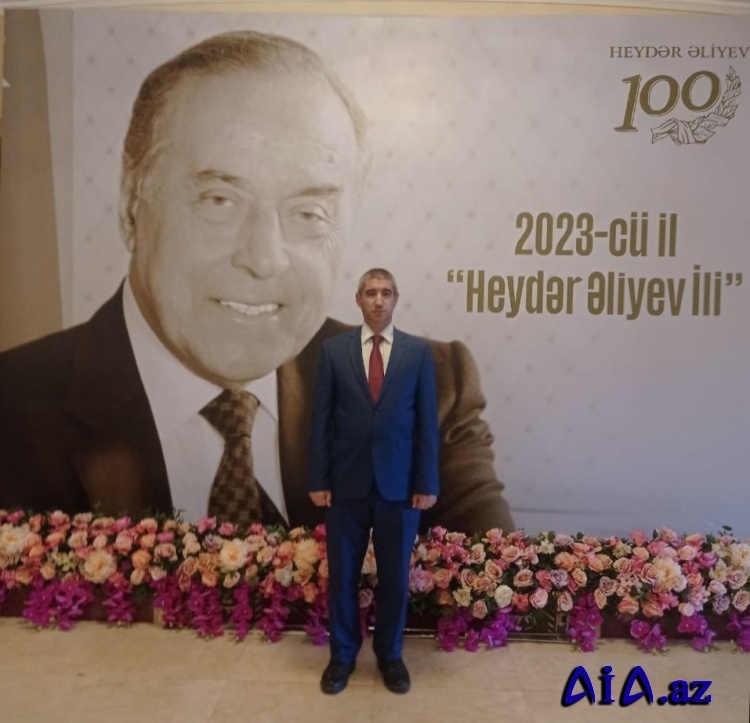 Ulu Öndər Heydər Əliyev 1993-cü ilin iyunun 24-də yaranmış mürəkkəb vəziyyəti öz çiyinlərinə götürdü