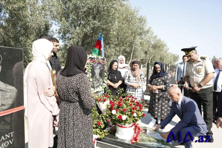 Şirvan Şəhər İcra Hakimiyyətinin başçısı ənənəvi olaraq bu ayın sonuncu cümə axşamı da şəhid ailələri ilə görüşüb.