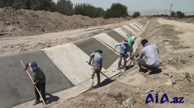 Hacıqabulda Ələtli torpaq kanalı beton üzlüyə alınır