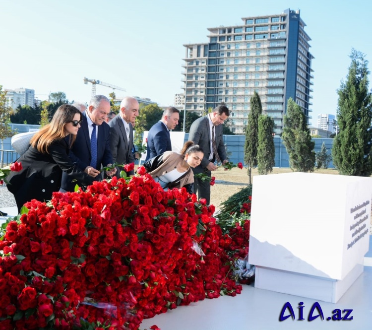 AzTU rəhbərliyi və kollektivi Bakıda inşası davam etdirilən Zəfər parkında olub