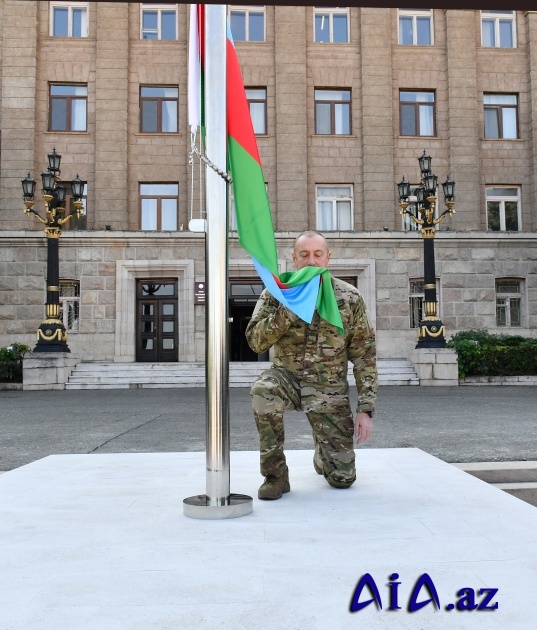 Xankəndi, Xocalı və Əsgəranda üç rəngli, ay-ulduzlu bayrağımız dalğalanır...