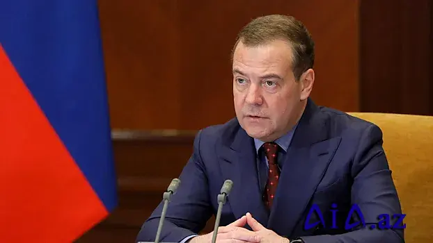 Medvedev Baydenin Ukraynanın silahlanması ilə bağlı mövqeyini psixi pozğunluq adlandırıb