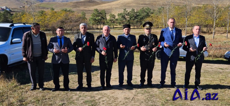 Şəhid  Məmişov Tural Tələt  oğlunun üçüncü ildönümü münasibətilə  məzarı  ziyarət edilib