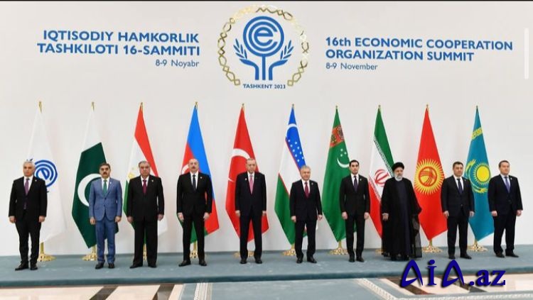 İqtisadi Əməkdaşlıq Təşkilatının üzvü kimi Azərbaycan təşkilatın işində fəal iştirak edir.