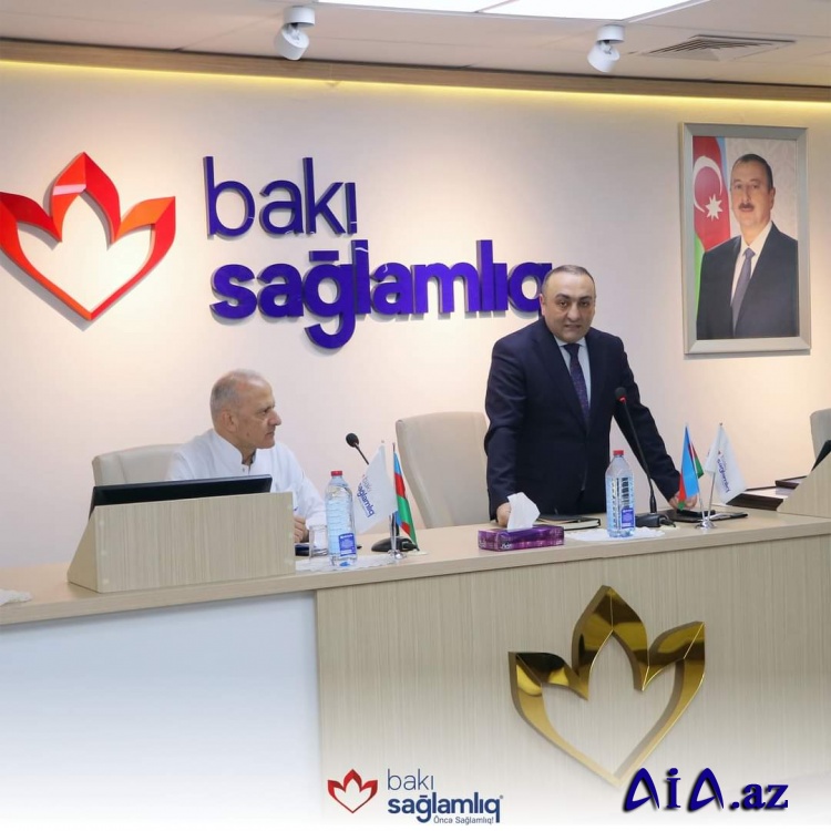 Bakı Sağlamlıq Mərkəzinin İcraçı direktoru Asiman Həsənov tibbi heyət arasında iclas keçirib