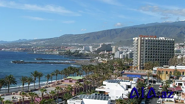 Tenerife sakinləri turistlərin işğalına etiraz edirlər