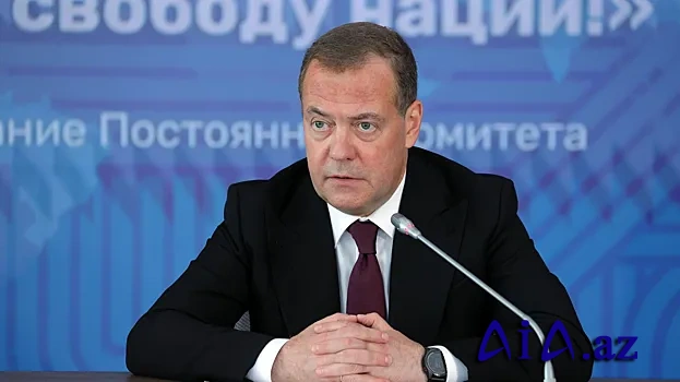 Medvedev Şoyqu və Gerasimovun “həbs edilməsi” üçün BCM-nin orderinin verilməsini şərh edib