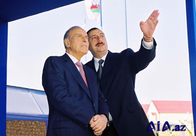 İrasət Zahidov: “Azərbaycan təhsilinin inkişafında Ümummilli Lider Heydər Əliyevin əvəz olunmaz xidmətləri olub”
