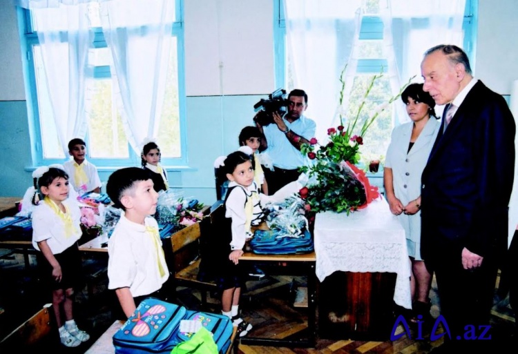 Etibar Niftəliyev: “Təhsilin inkişafı Ümummilli Lideri Heydər Əliyevin adı və fəaliyyəti ilə bağlıdır ”