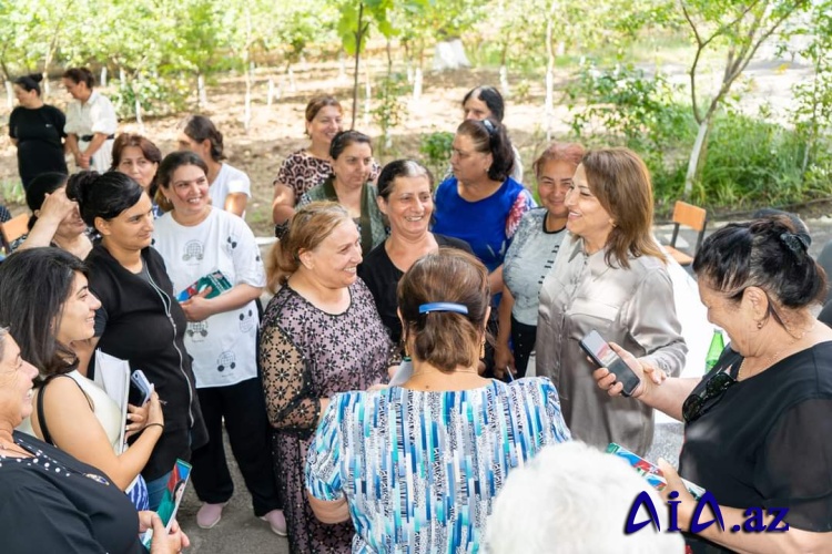 Tamam Cəfərovanın seçicilərlə görüşləri davam edir