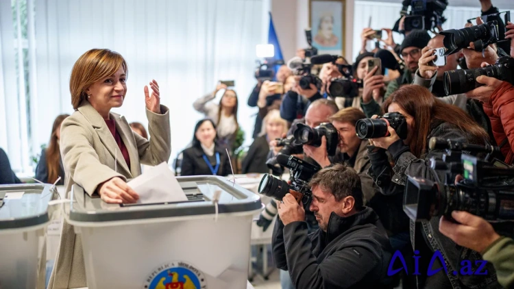 Moldova prezident demokratiyaya “hücum”u pisləyərkən ülgüc fərqi ilə Aİ-yə qoşulmağı dəstəkləyir