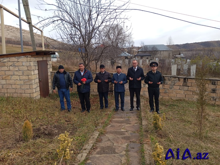 Gədəbəydə Şəhid Hüseynov Vüsal Hüseyn oğlunun dördüncü ildönümü münasibətilə məzarı ziyarət edilib