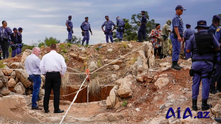 Məhkəmə Cənubi Afrika polisinə qanunsuz mədənçilərlə qarşıdurmanı dayandırmağı əmr etdi