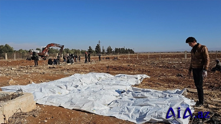 Suriyanın Homs şəhərində kütləvi məzarlıq tapılıb