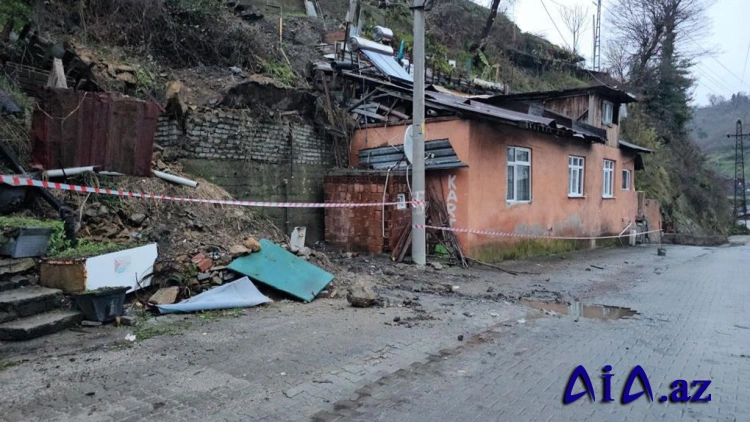 Zonguldakda torpaq sürüşməsi: Evlər boşaldıldı