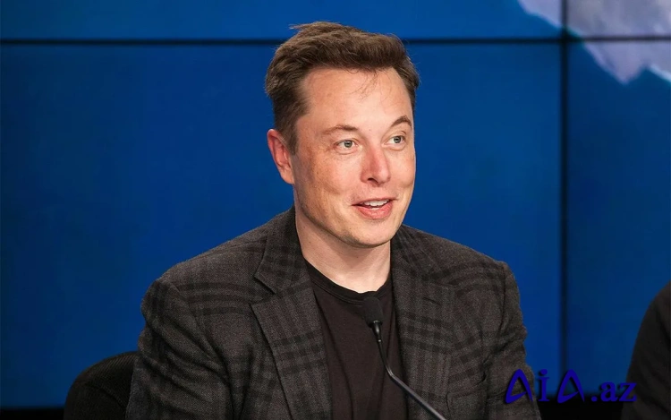 Elon Musk Zelenskiyə ölkədən qaçmağı təklif edib