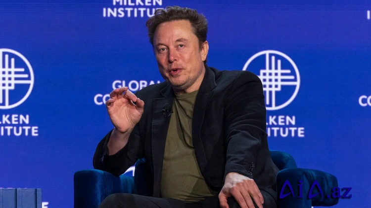 Musk niyə vaxtaşırı Vance-in portretinə baxdığını izah etdi