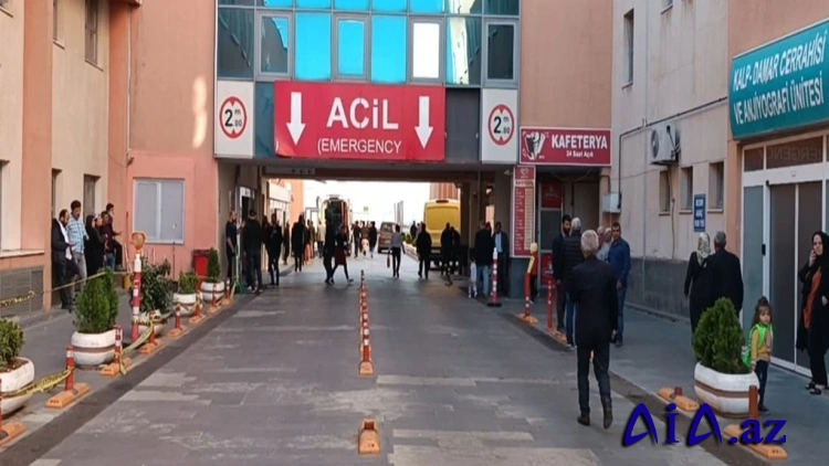 40 şagird toyuq dönəri yedikdən sonra xəstəxanaya yerləşdirilib