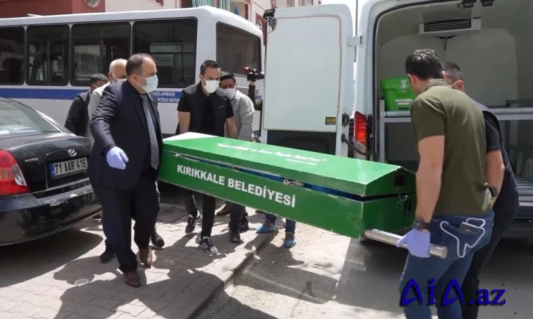 Çilingərlə evə girəndə dəhşətlə qarşılaşdı!