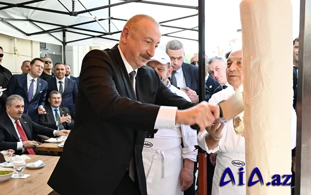 Prezidentlər Maraş dondurması yedi - FOTO