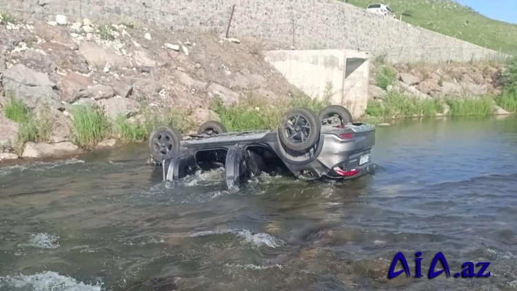 Doğma şəhərini ziyarət etməyə gedən ailə dəhşətli qəzada həlak oldu