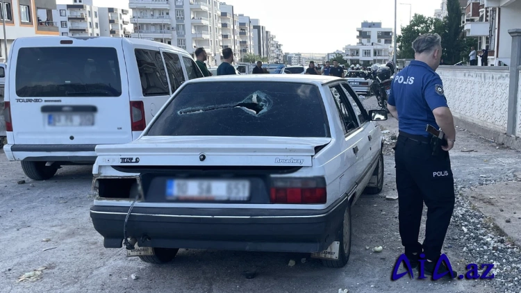 Şanlıurfada davanı dağıtmağa çalışan polis məmuru bıçaqlanıb