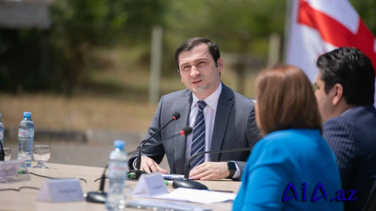 Acarıstanın keçmiş başçısı güllə yarası ilə xəstəxanadadır, bir versiya intihara cəhddir