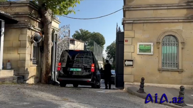 Avropa və İran BMT sanksiyalarının gündəmdə olduğu İstanbulda nüvə böhranının həllini axtarır