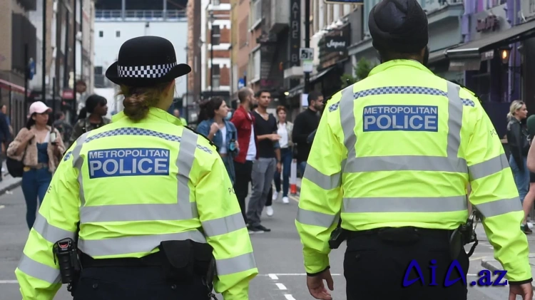 Londonda jurnalistlərin kamerası oğurlanıb