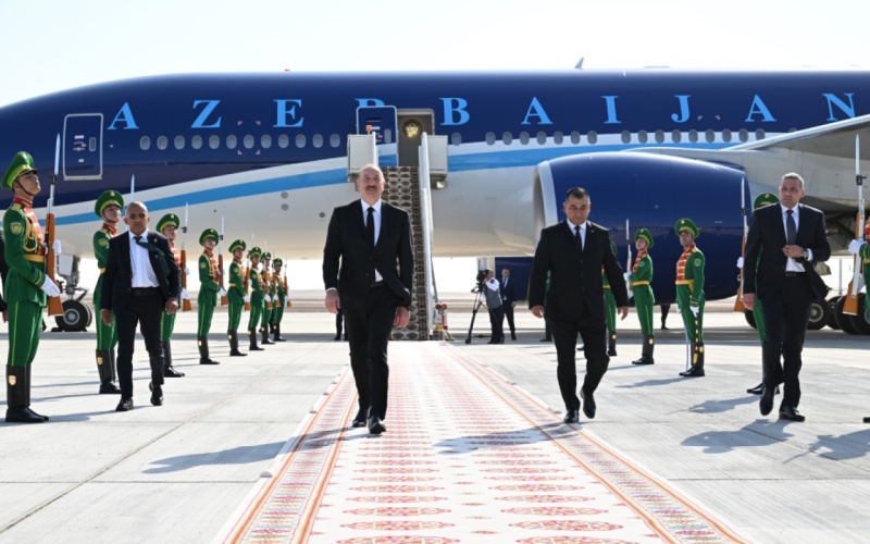 Prezident Türkmənistanda səfərdədir