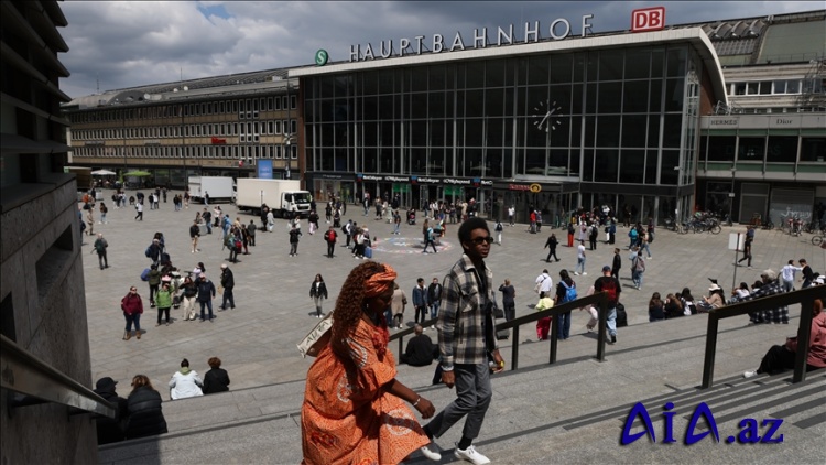 Sorğu: Almanların əksəriyyəti milli müdafiə vəziyyətində silaha sarılmaq istəmir