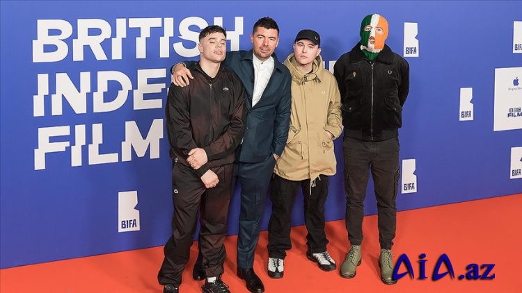 İrlandiyalı Kneecap qrupu Paris festivalında İsrailin "soyqırımı"na reaksiya verib